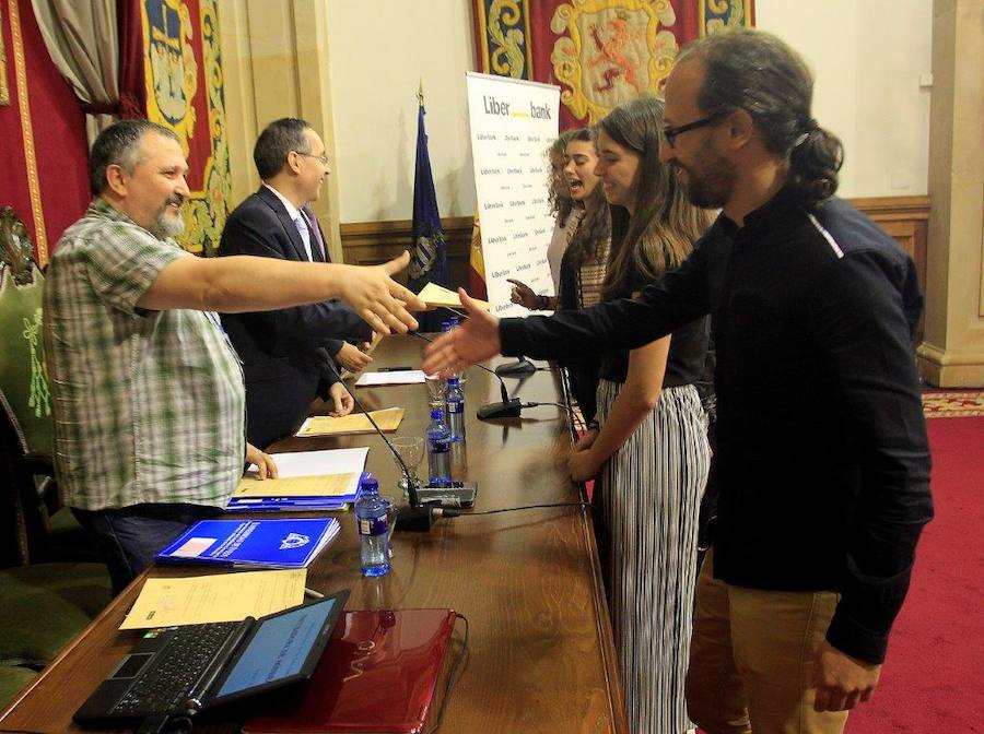 Premios nacionales de la &#039;Incubadora de Sondeos&#039;