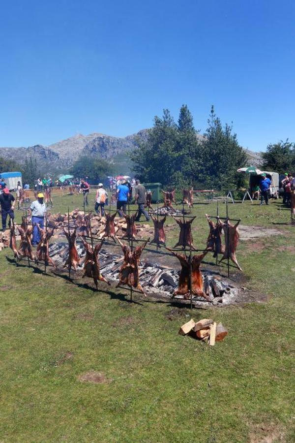 Fiesta del Corderu en Llagüezos