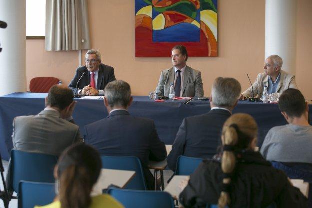 Álvaro Muñiz, Félix Baragaño y Benjamín Menéndez, en la presentación de la Fidma. 