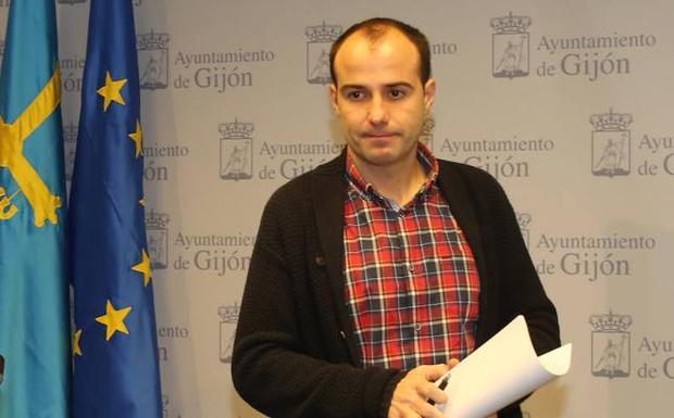 César González, edil del PSOE en el Ayuntamiento de Gijón.