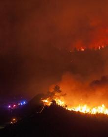 Imagen secundaria 2 - El voraz incendio de Verín sigue avanzando