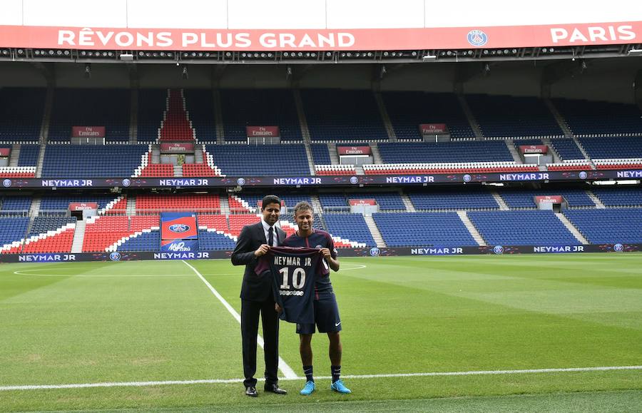 El futbolista brasileño ha causado gran expectación en su llegada a París para formar parte de la plantilla del PSG.