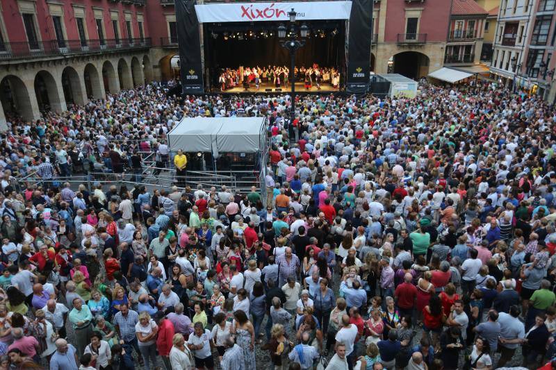 El emotivo pregón de Roberto Álvarez para dar inicio a la Semana Grande de Gijón