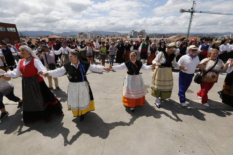 Jira campestre en el Cerro para celebrar el Día d&#039;Asturies