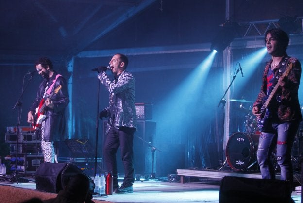 Billy Boy y loa ácratas rindiern homenaje a Tino Casal. 