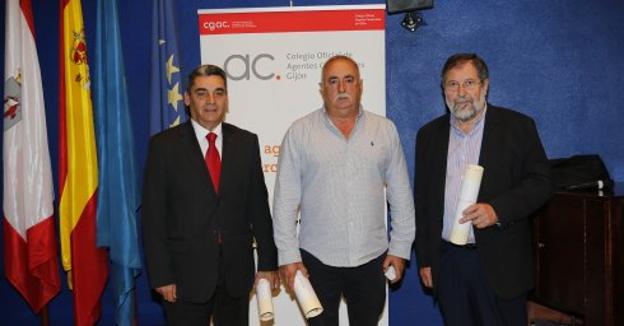 Los premiados, Julio Heres, Achmed Hausch y Ángel Seisdedos.