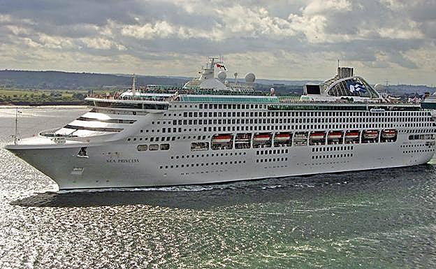 Un crucero de lujo, obligado a permanecer a oscuras durante diez días por miedo a los piratas