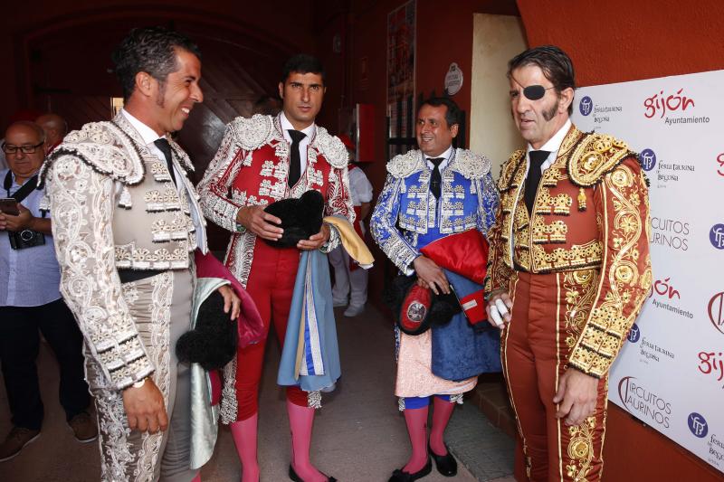 Padilla corta una oreja en la primera corrida de la Feria de Begoña