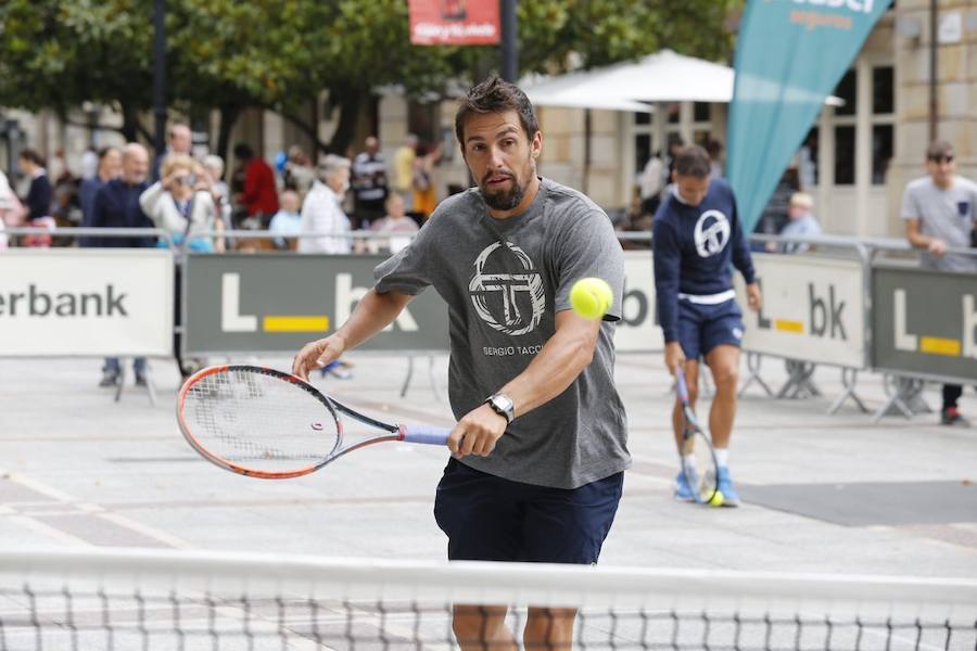 Tommy Robredo anima el torneo de tenis Dionisio Nespral en Gijón