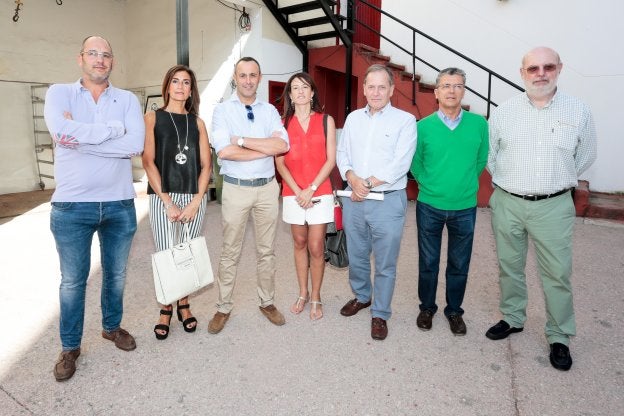 El equipo médico de la plaza. Antonio Blanco -segundo por la derecha- es el cirujano general.