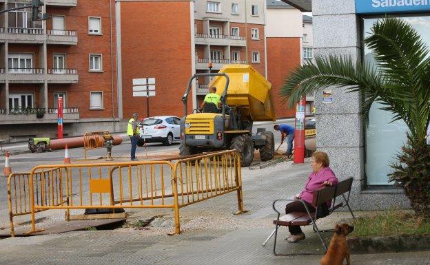 La reurbanización avanza en la avenida de Santa Apolonia al ritmo previsto. 