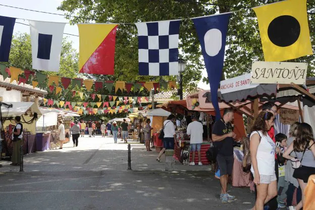 Aspecto que presenta el paseo de la Iglesia de Lastres. 