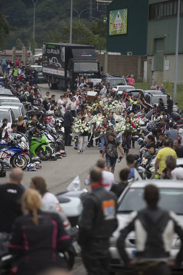 500 motos despiden a Igor Navarrete en Sotrondio