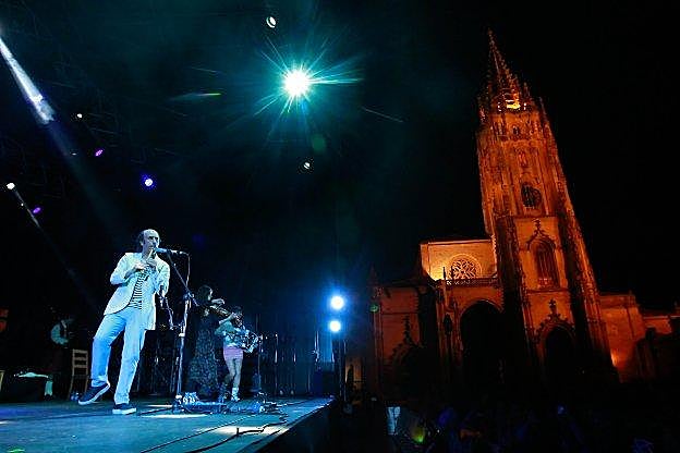 Carlos Núnez, en un concierto en la plaza de la Catedral. 