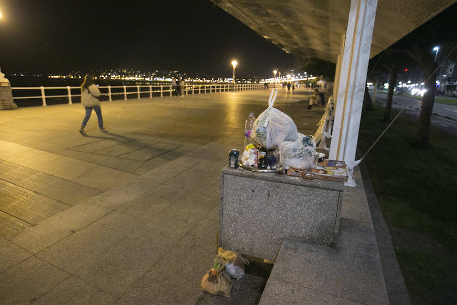 Así amaneció Gijón tras la fiesta de los Fuegos