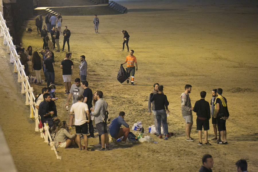 Así amaneció Gijón tras la fiesta de los Fuegos
