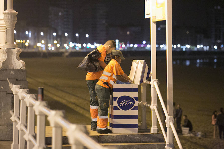 Así amaneció Gijón tras la fiesta de los Fuegos