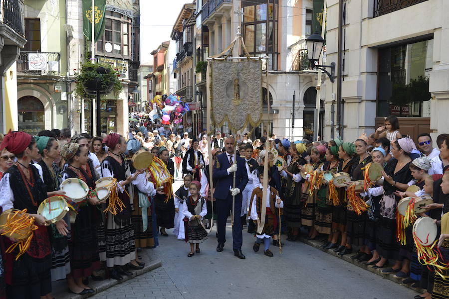 Multitudinaria fiesta de San Roque en Llanes