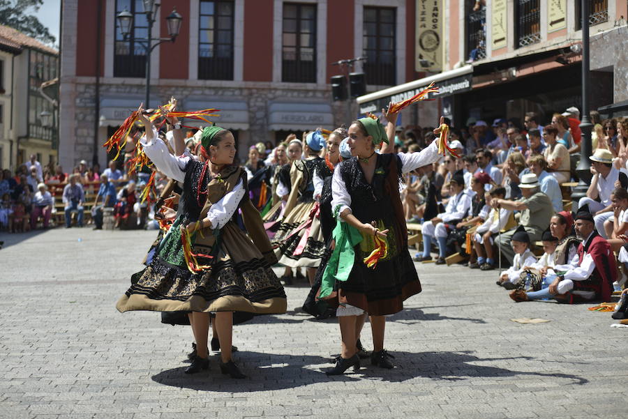 Multitudinaria fiesta de San Roque en Llanes