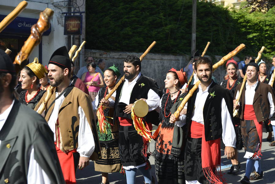 Multitudinaria fiesta de San Roque en Llanes