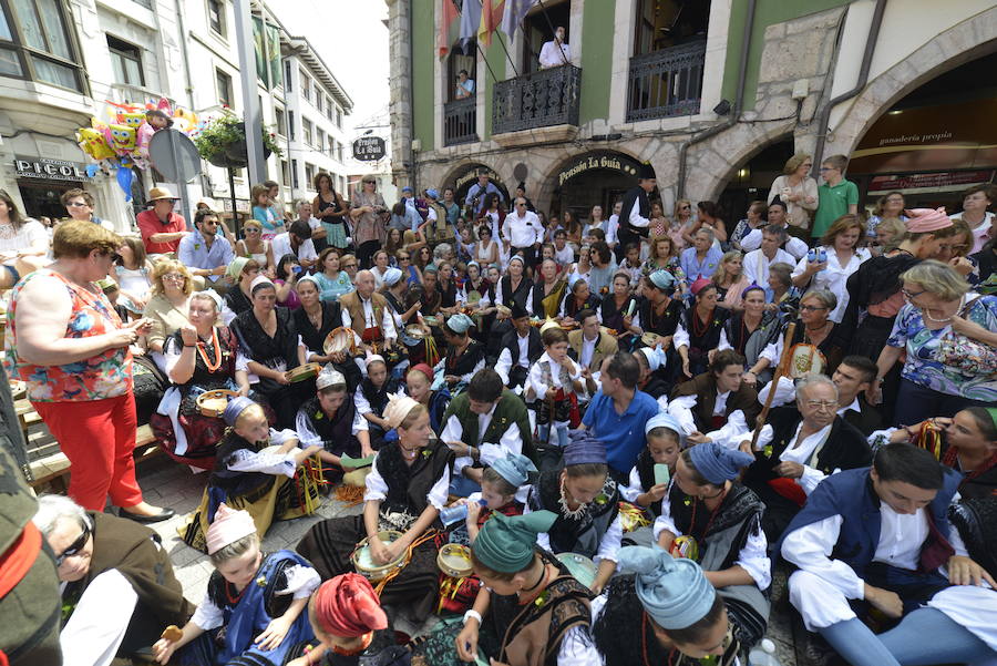 Multitudinaria fiesta de San Roque en Llanes