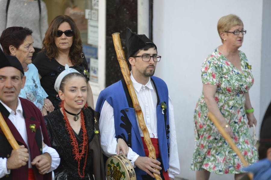 Multitudinaria fiesta de San Roque en Llanes