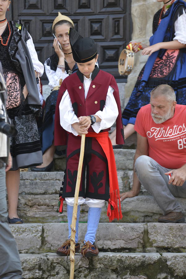 Multitudinaria fiesta de San Roque en Llanes