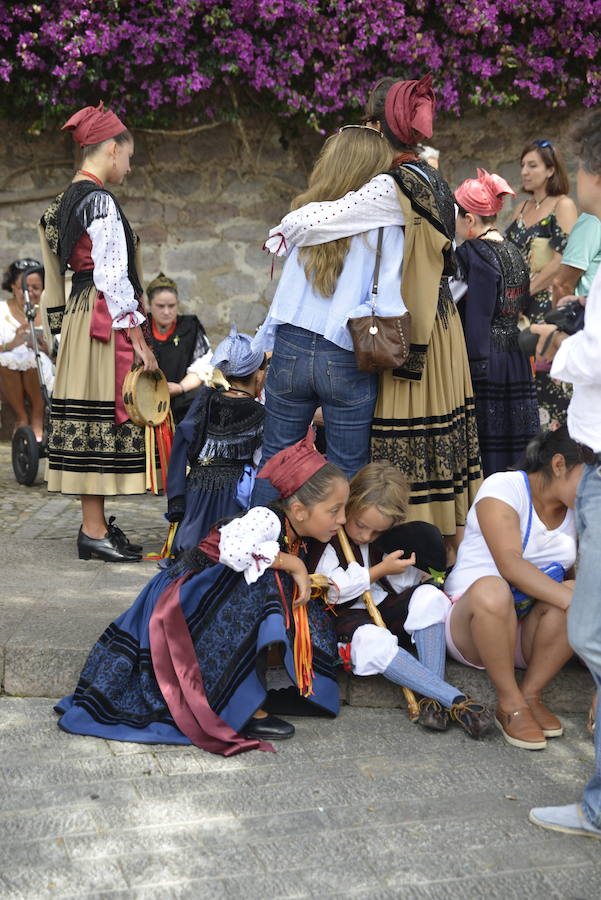 Multitudinaria fiesta de San Roque en Llanes