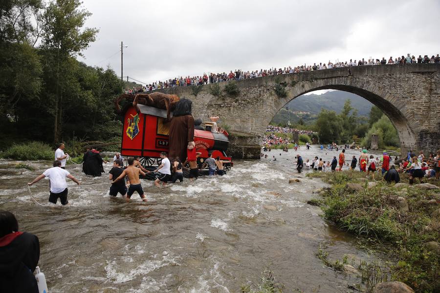 Descenso Folclórico del Nalón