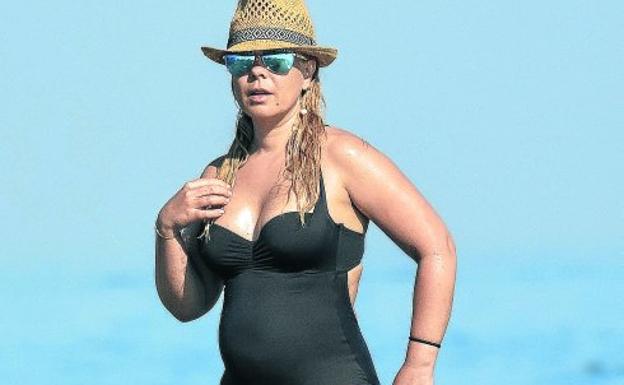 María José Campanario, pasando un día de playa en Málaga.