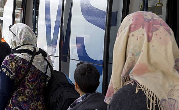 La llegada de una familia iraquí eleva a 65 los refugiados en Asturias