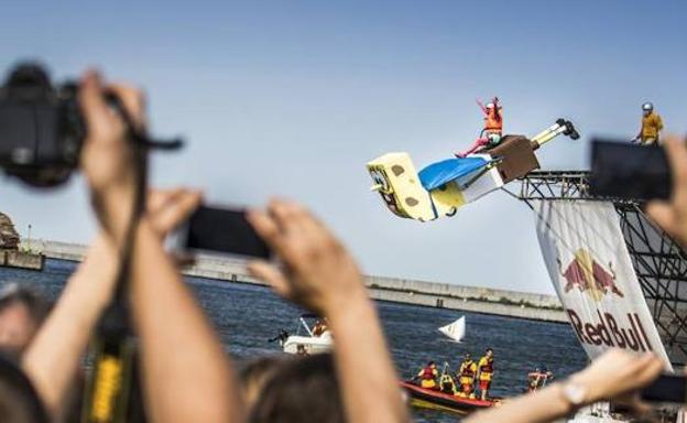 El vuelo más loco llega a Gijón