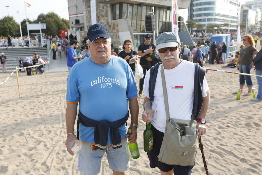 ¿Estuviste en el récord de escanciado simultáneo de 2017? ¡Búscate! (8)