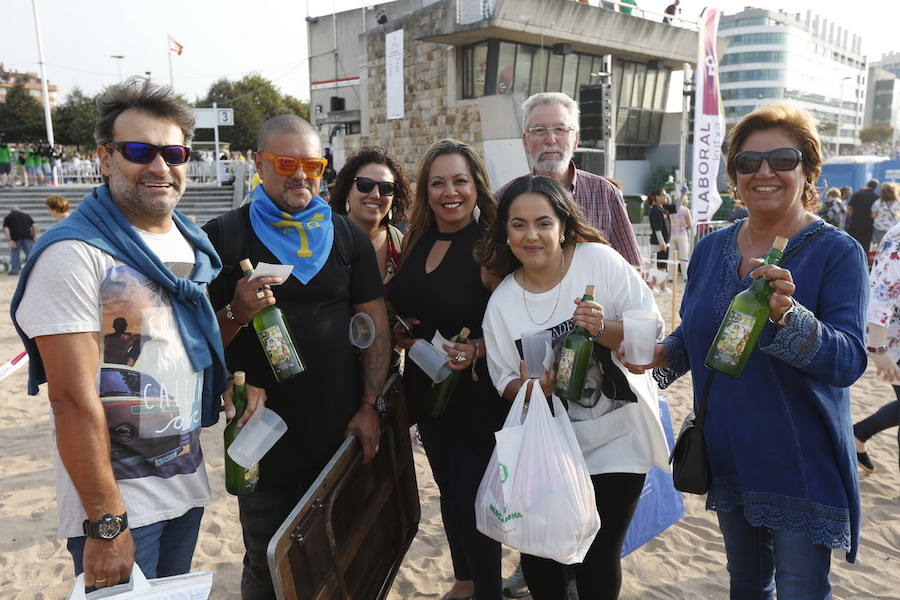 ¿Estuviste en el récord de escanciado simultáneo de 2017? ¡Búscate! (8)