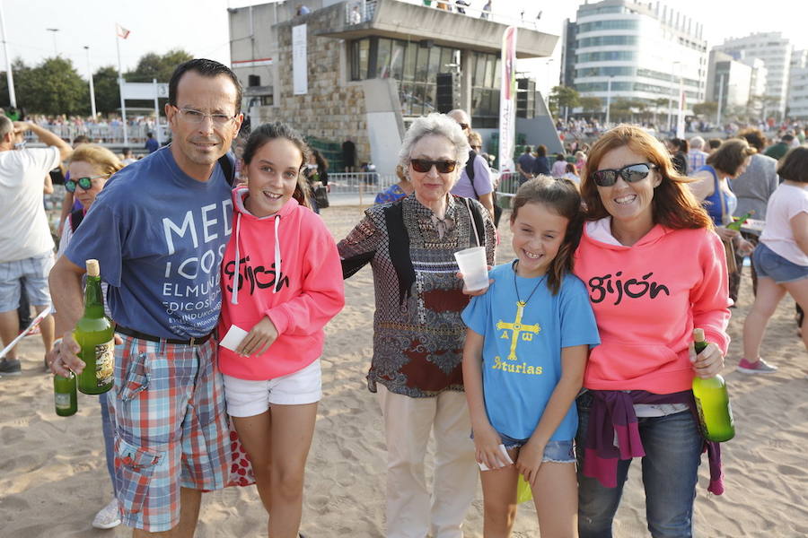 ¿Estuviste en el récord de escanciado simultáneo de 2017? ¡Búscate! (8)