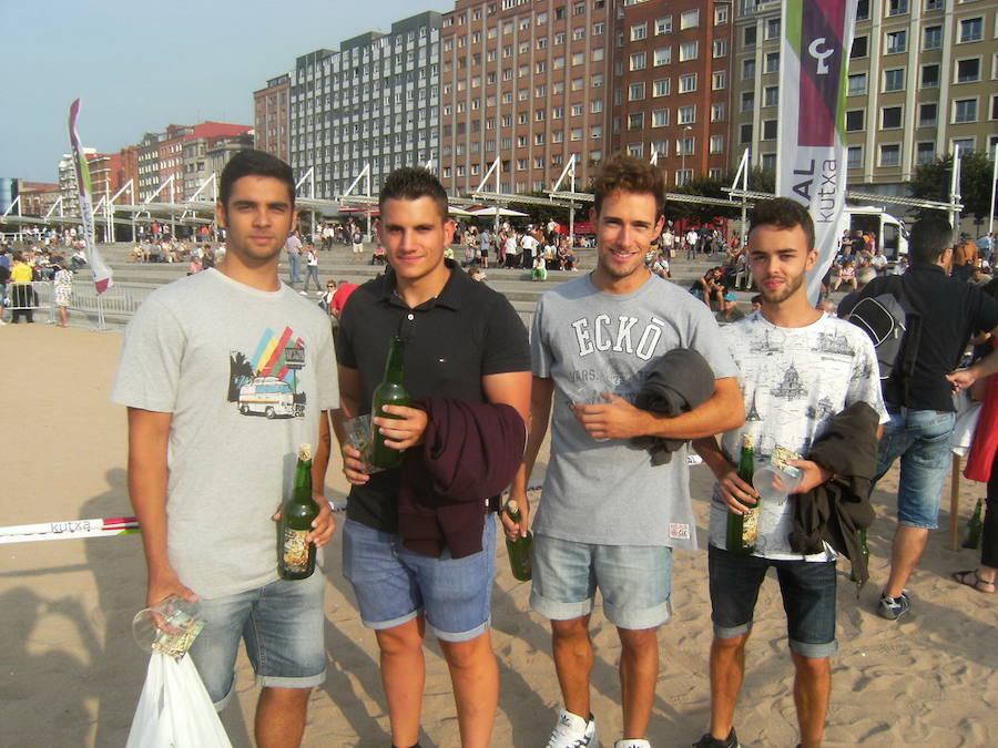 ¿Estuviste en el récord de escanciado simultáneo de 2017? ¡Búscate! (5)