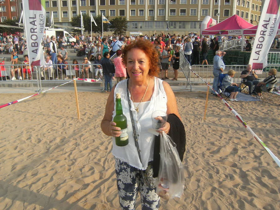 ¿Estuviste en el récord de escanciado simultáneo de 2017? ¡Búscate! (5)