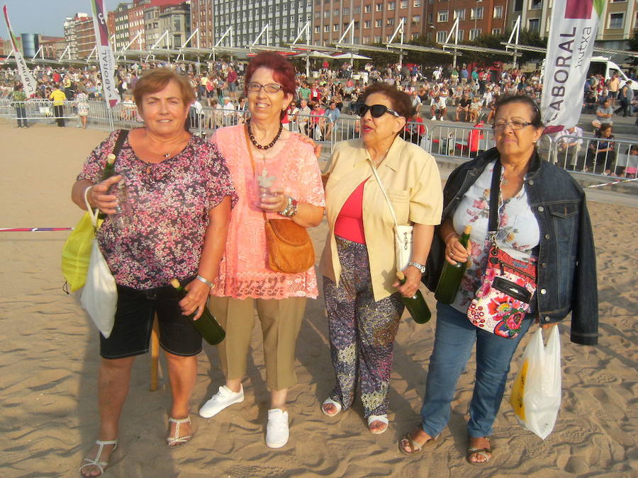 ¿Estuviste en el récord de escanciado simultáneo de 2017? ¡Búscate! (5)