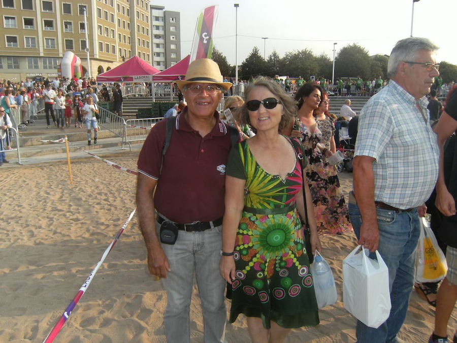 ¿Estuviste en el récord de escanciado simultáneo de 2017? ¡Búscate! (5)