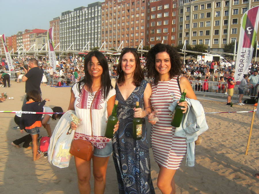 ¿Estuviste en el récord de escanciado simultáneo de 2017? ¡Búscate! (5)