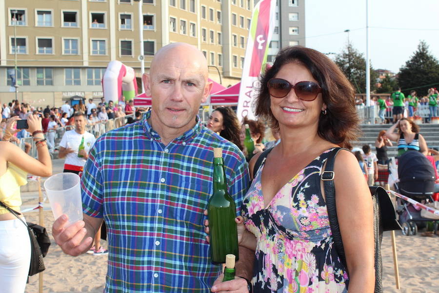 ¿Estuviste en el récord de escanciado simultáneo de 2017? ¡Búscate! (4)