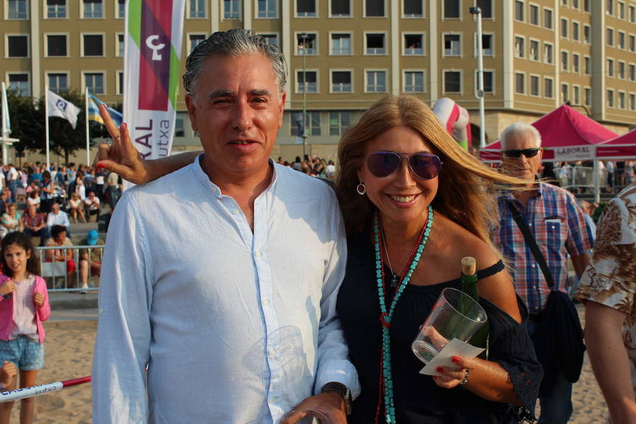 ¿Estuviste en el récord de escanciado simultáneo de 2017? ¡Búscate! (4)