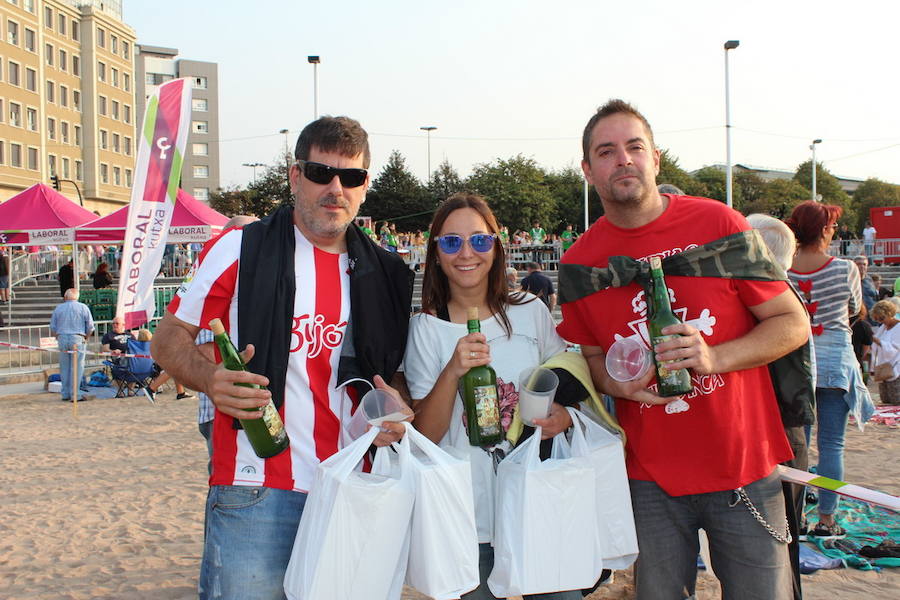 ¿Estuviste en el récord de escanciado simultáneo de 2017? ¡Búscate! (4)