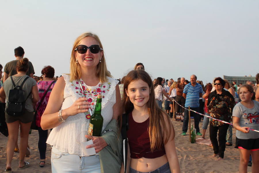 ¿Estuviste en el récord de escanciado simultáneo de 2017? ¡Búscate! (4)