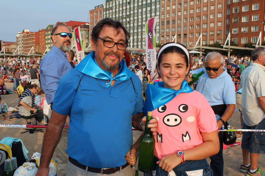 ¿Estuviste en el récord de escanciado simultáneo de 2017? ¡Búscate! (4)