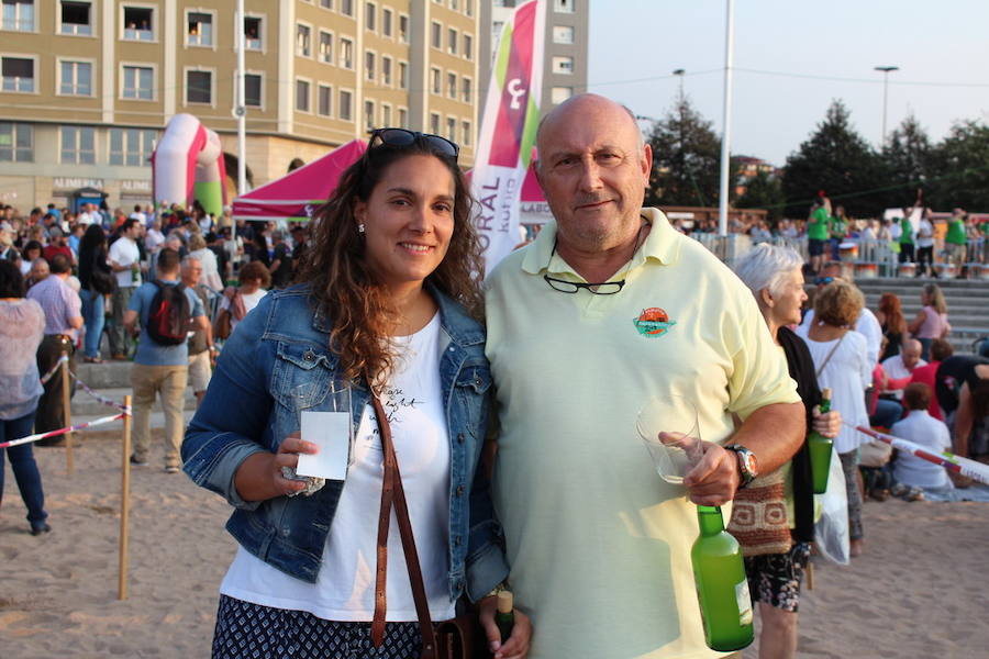 ¿Estuviste en el récord de escanciado simultáneo de 2017? ¡Búscate! (4)