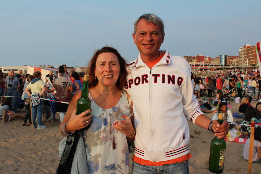 ¿Estuviste en el récord de escanciado simultáneo de 2017? ¡Búscate! (4)