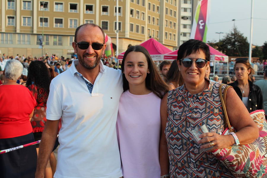 ¿Estuviste en el récord de escanciado simultáneo de 2017? ¡Búscate! (4)