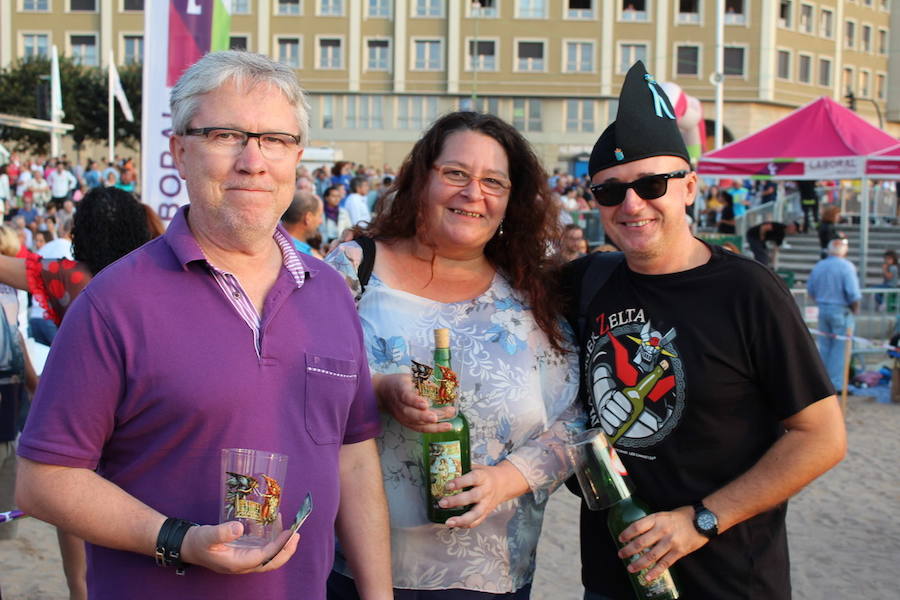 ¿Estuviste en el récord de escanciado simultáneo de 2017? ¡Búscate! (4)