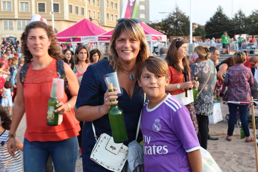 ¿Estuviste en el récord de escanciado simultáneo de 2017? ¡Búscate! (4)